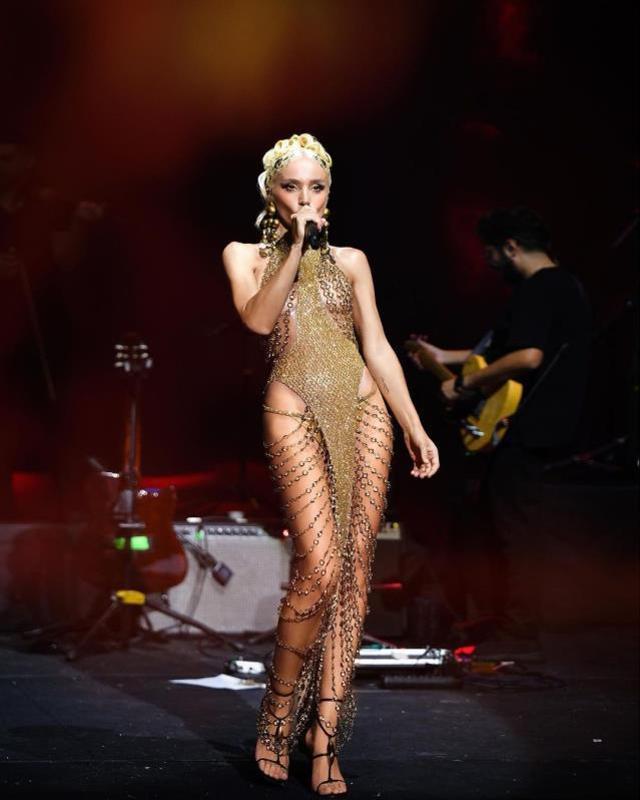 Son Dakika: Şarkıcı Gülşen'in ev hapsi cezası kaldırıldı