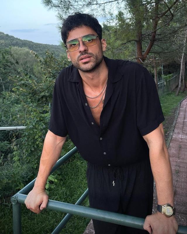 Partide sevgilisiyle öpüşürken görüntülenen Oyuncu Ekin Mert Daymaz, muhabirlere sitem etti