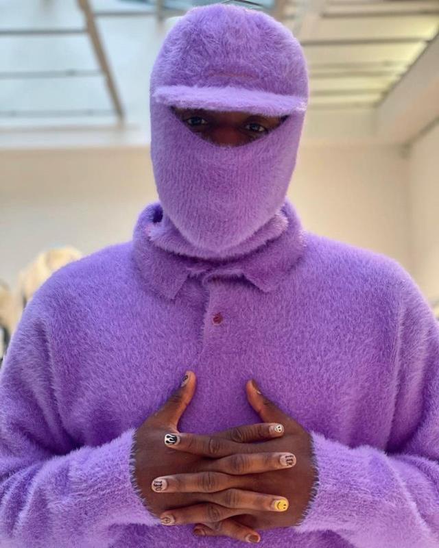 Ojeli tırnaklarıyla poz veren Batshuayi'ye Fenerbahçe taraftarından yorum yağıyor