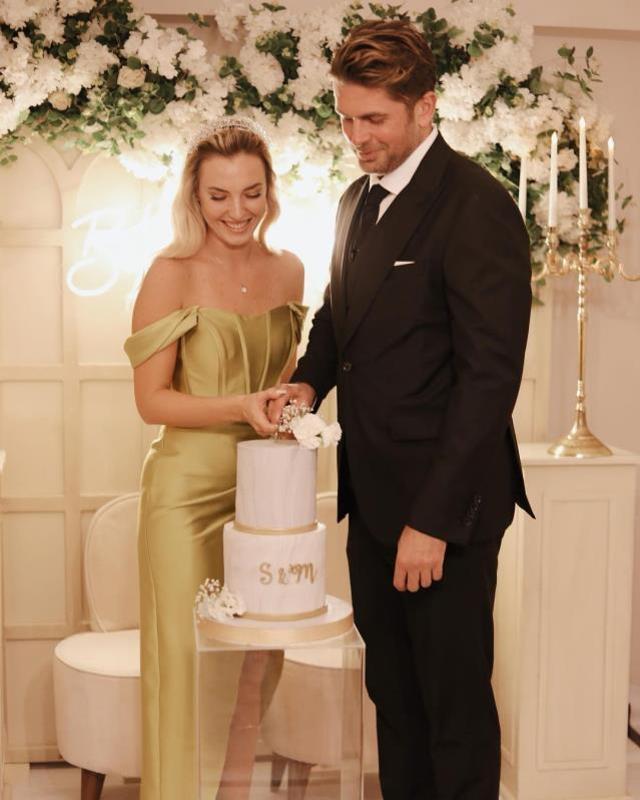 Aşklarıyla Survivor damga vuran Sude Burcu ve Mert Öcal çifti nişanlandı