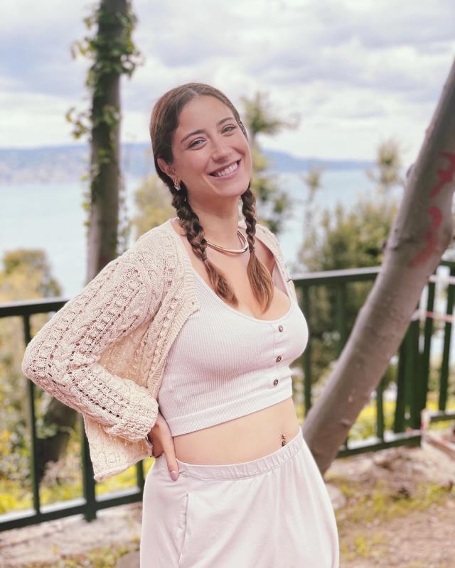 Kız bebek bekleyen Hazal Kaya verecekleri ismi açıkladı: Süreyya Leyla olacak