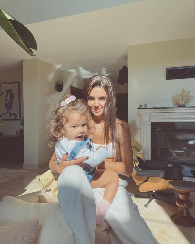 Hande Erçel'den kanser tedavisi gören Aylin Mavi'nin yaş gününde duygusal paylaşım