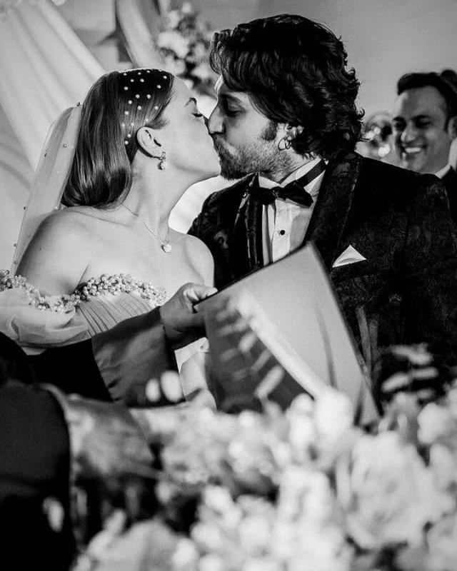 2 ay önce nikah masasına oturan Ufuk Beydemir ve İpek Filiz Yazıcı, düğün yaptı