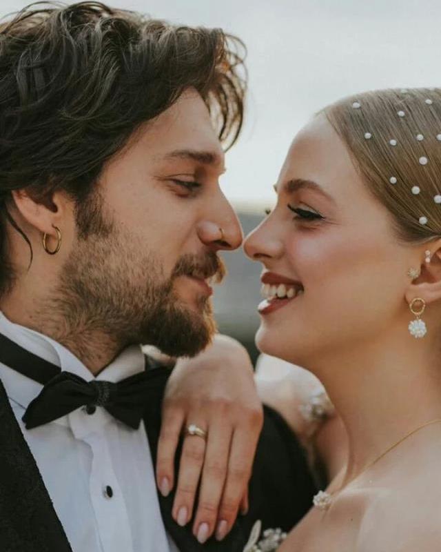 2 ay önce nikah masasına oturan Ufuk Beydemir ve İpek Filiz Yazıcı, düğün yaptı