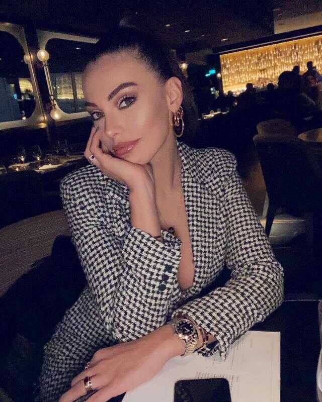 Tuvana Türkay, köpeğini kurtarmak için denize atladı