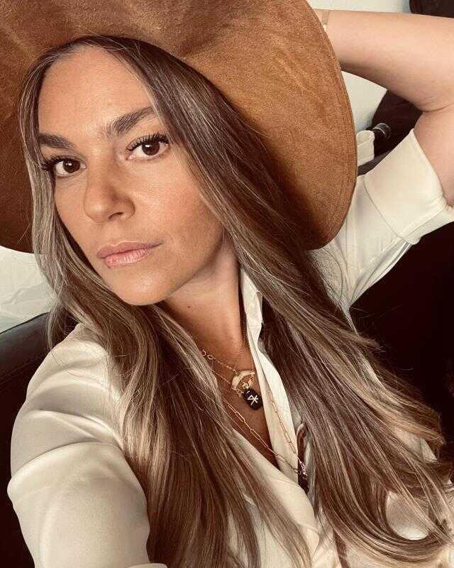 Hamilelik heyecanı yaşayan Aslı Enver'in kızı olacak