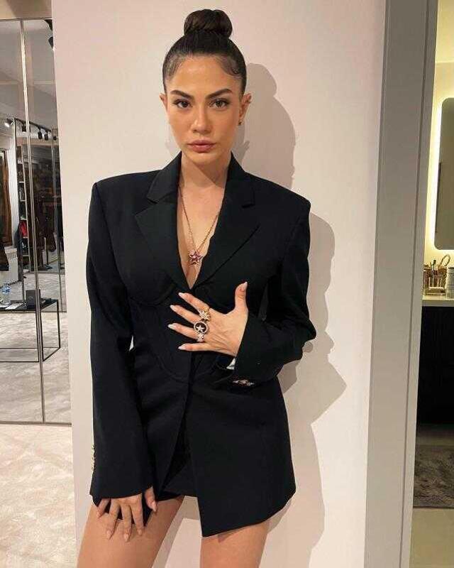 Başrolde Demet ve Engin var! Merakla beklenen diziden ilk kare