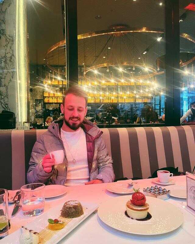 Babam ve Oğlum filmindeki başarısıyla tanınan Ege Tanman delikanlı oldu! Değişimi ve pozları dikkat çekti