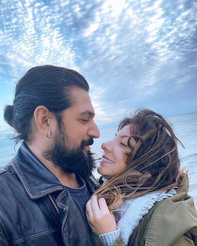Güldür Güldür Show'un Mehtap'ı Meltem Yılmazkaya, müzisyen sevgilisiyle nişanlandı