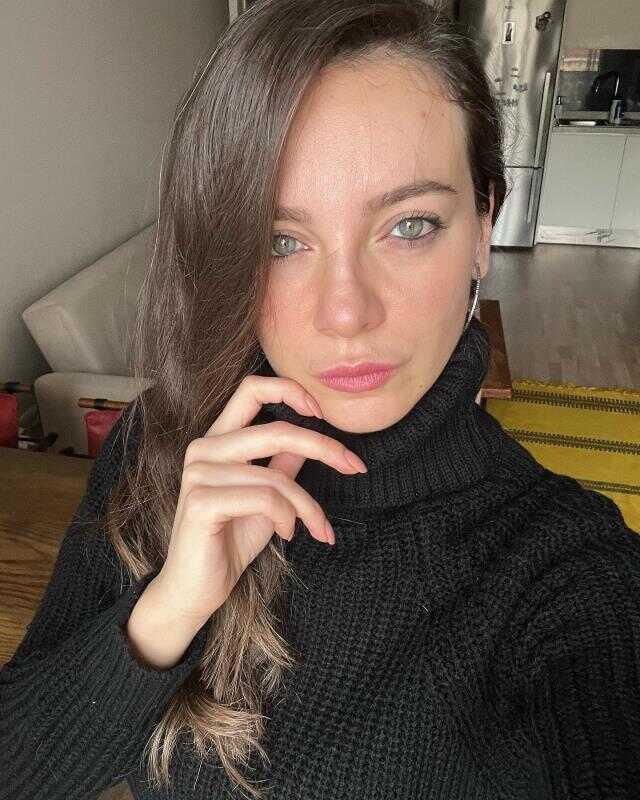 Ünlü oyuncu Merve Altınkaya'dan, omurilik tümörü ameliyatı oldu