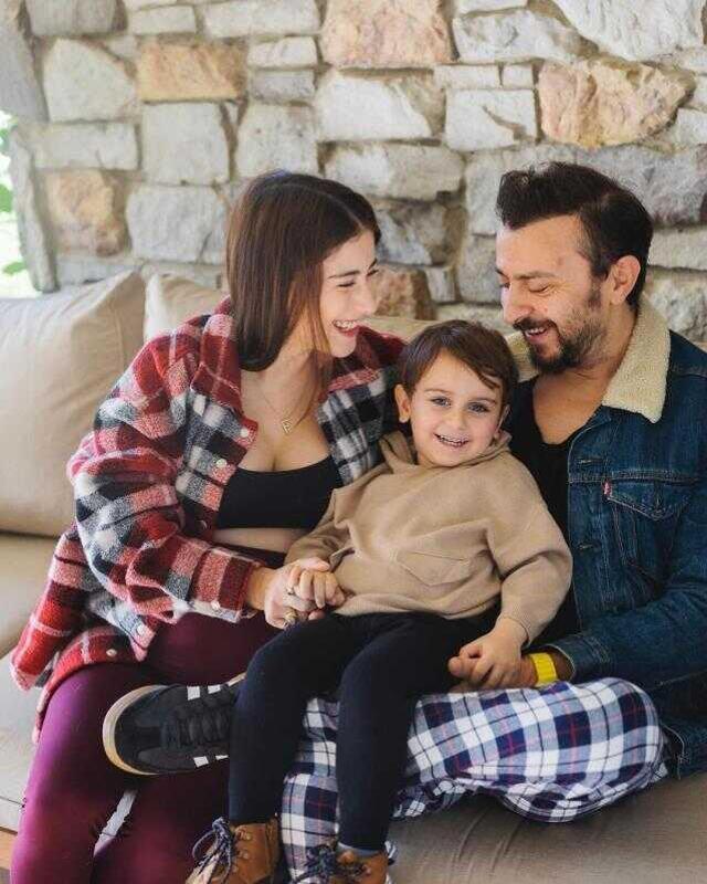 Karnı burnunda depremzedelere yardım eden Hazal Kaya kızı Leyla Süreyya'yı dünyaya getirdi