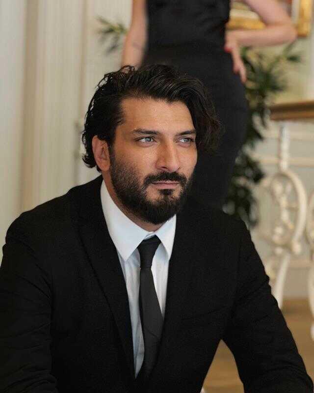 Defne Samyeli, müzisyen Çarı Telkıvıran ile aşk yaşamaya başladı