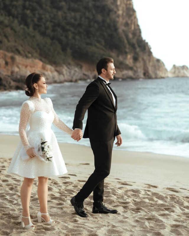 Şarkıcı Lara, doğum gününde sessiz sedasız evlendi