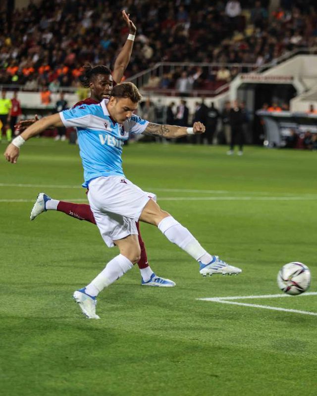 Son şampiyonda ortalık karıştı! Trabzonspor'a 10 futbolcunun menajerinden dava