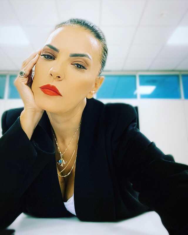 Cumhurbaşkanına hakaret suçundan yargılanan Yeşim Salkım, beraat etti