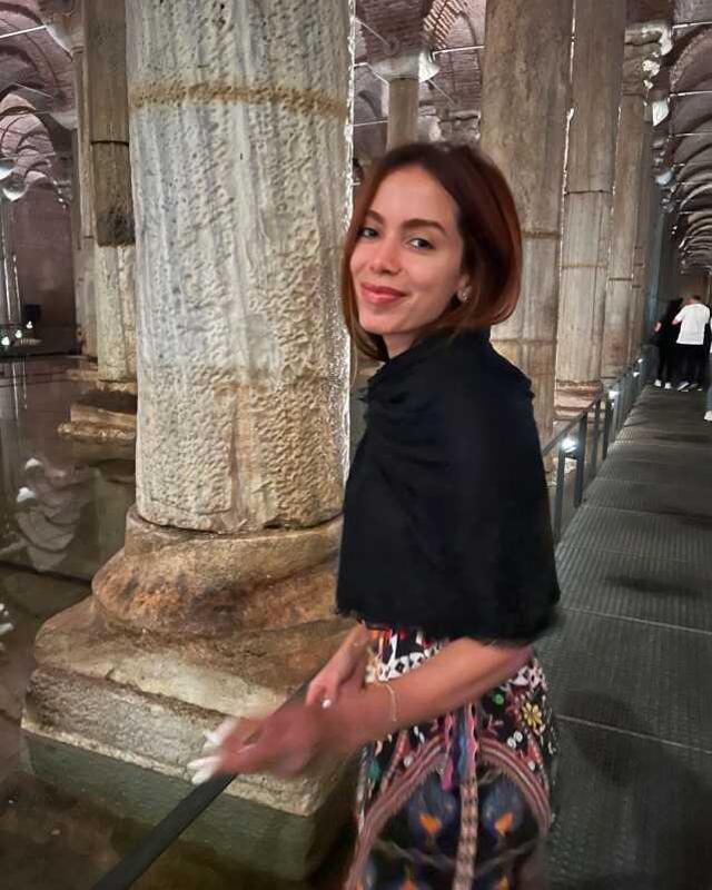 Final maçı için Türkiye'ye gelen şarkıcı Anitta, Kapalıçarşı'yı gezdi! Gören bir daha baktı