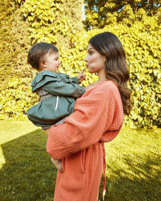 2 çocuk annesi Almeda Abazi eski formuna kavuştu! Mayolu pozu mest etti