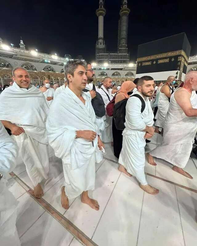 Uzun süredir ortalıkta görünmeyen Necati Şaşmaz, hac ziyaretinde görüntülendi