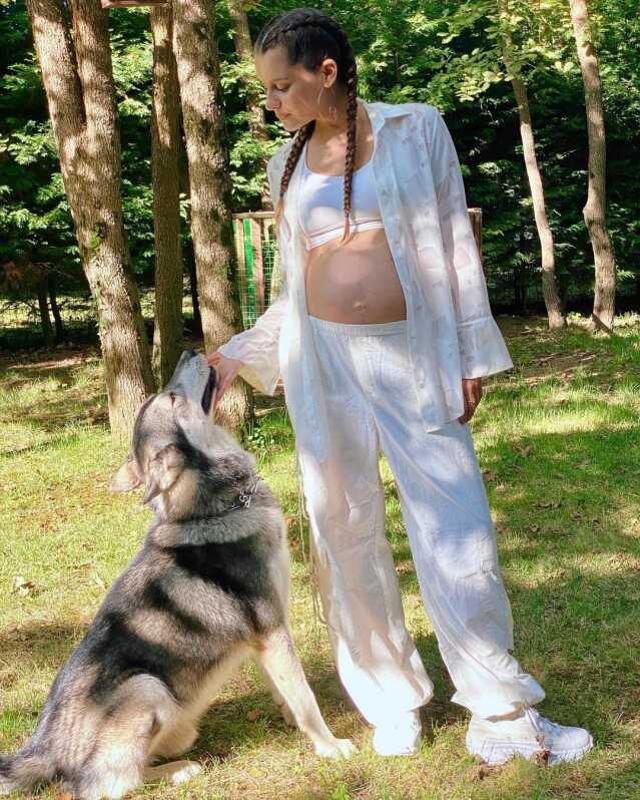 Ünlü şarkıcı Atiye ikinci kez anne oldu