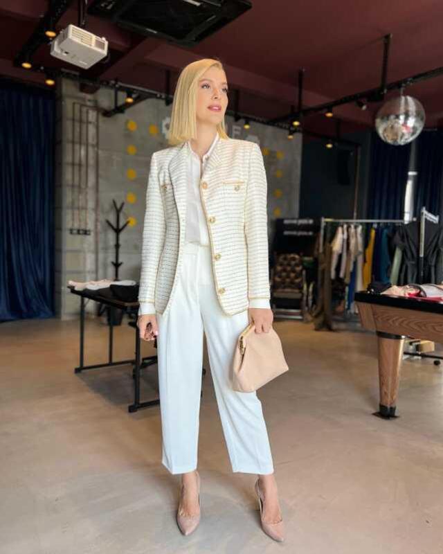 8 ayda 20 kilo veren Bergüzar Korel'in zayıflama sırrı ortaya çıktı: Günde 2 saat yürüyüp 1 saat de yüzüyor