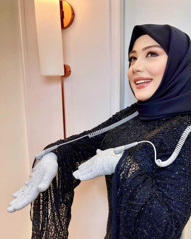 Skandallarla gündeme gelen 'Gümüş eldivenli' fenomen Şüheda Kaya hakkındaki iddialara tek tek cevap verdi