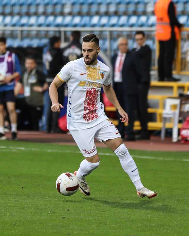 Gol düellosunun galibi Kanarya! Fenerbahçe Kayseripor'u deplasmanda 4-3 yendi