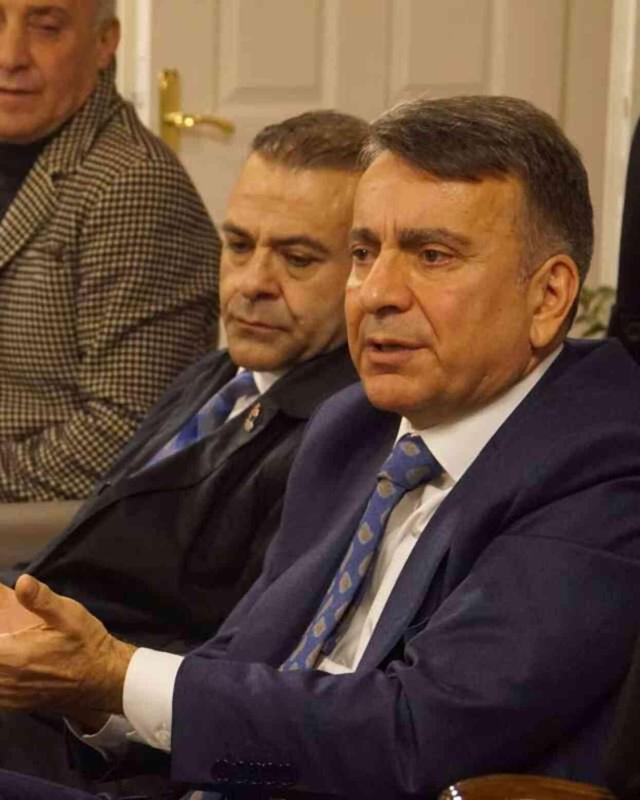 Azmi Karamahmutoğlu kimdir? Azmi Karamahmutoğlu kaç yaşında ve nereli?