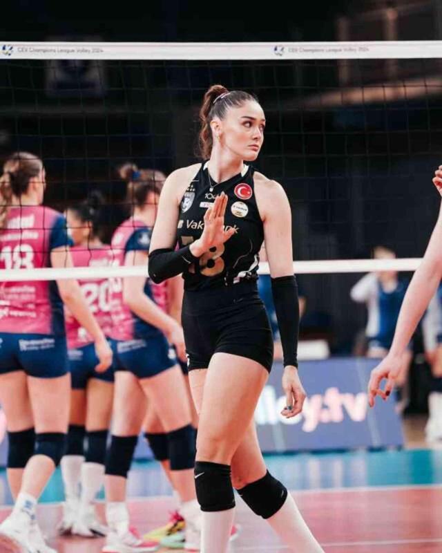 Zehra Güneş'in serveti ne kadar? Voleybolcu Zehra Güneş'in toplam serveti ne kadar?