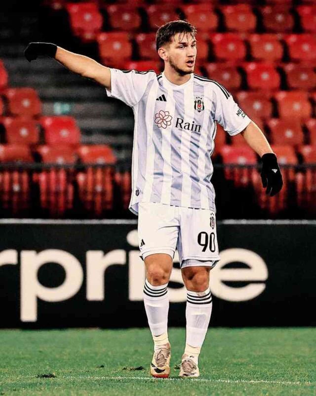 Semih Kılıçsoy sakatlandı mı? Beşiktaş'ın başarılı futbolcusu Semih'e ne oldu?