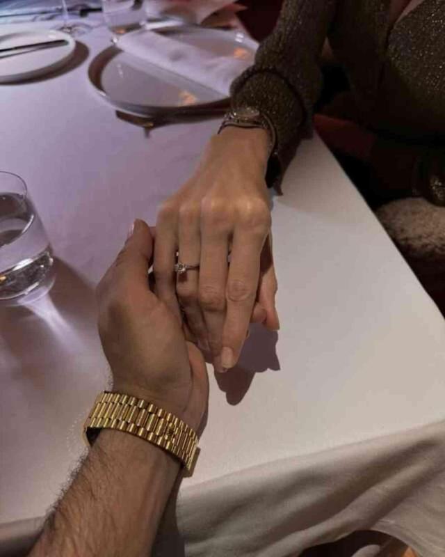 Fenomen Reynmen, sevgilisine evlilik teklifi etti