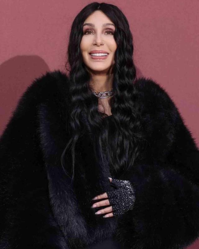 Cher kimdir? Cherilyn Sarkisian kaç yaşında, nereli? (Victoria's Secret Fashion Show)