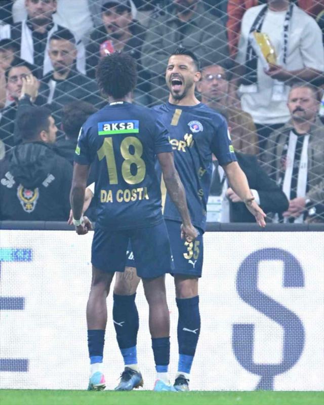 Beşiktaş, Kasımpaşa'ya sahasında 3-1 yenildi