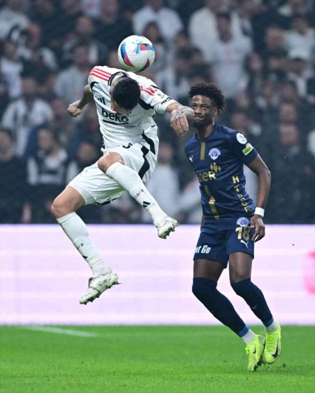 Beşiktaş, Kasımpaşa'ya sahasında 3-1 yenildi