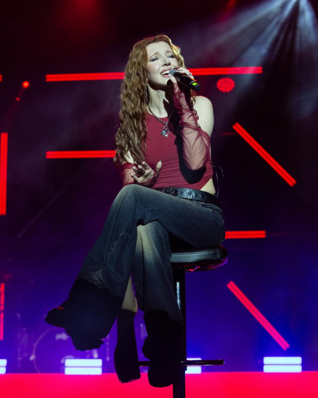 Mina Solak kimdir? Manifest grubu üyesi Mina Solak kaç yaşında, nereli?