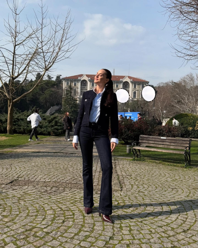 Fahriye Evcen, mezuniyetinden 11 yıl sonra Boğaziçi Üniversitesi'nde