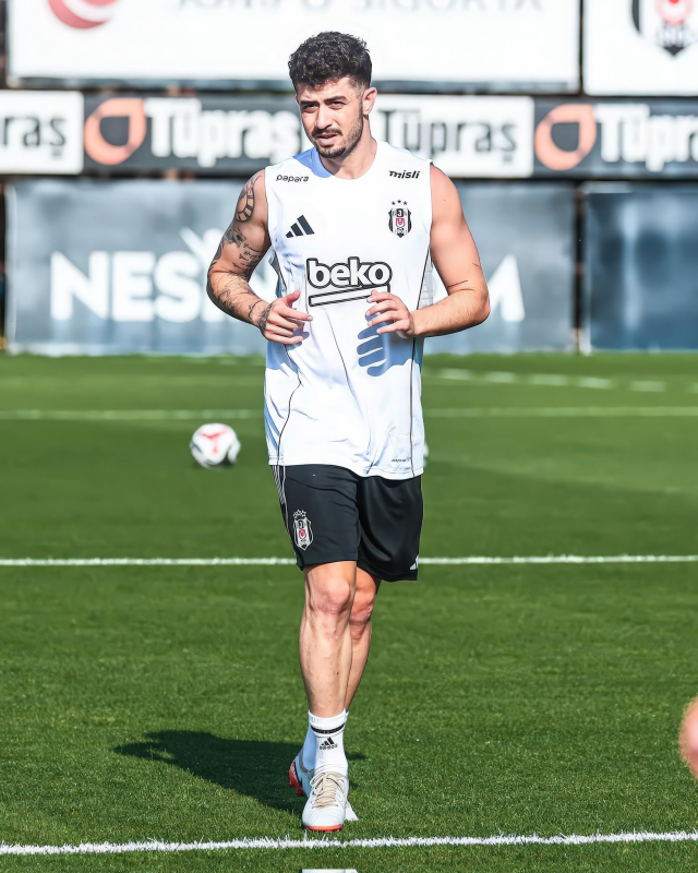 Giden gidene! Beşiktaş'ta bir ayrılık daha, genç futbolcunun sözleşmesi feshedildi