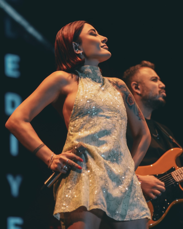 Melek Mosso'ya Kastamonu'da 'giyinmeden gelmiş' eleştirisi