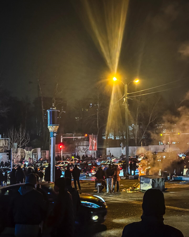 İran'dan protestolara destek veren ABD ve İsrail'e tehdit