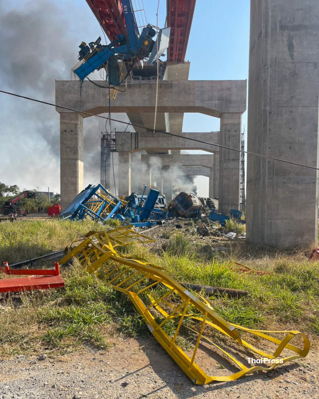 İnşaat vinci trenin üzerine devrildi! 22 kişi öldü, onlarca yaralı var