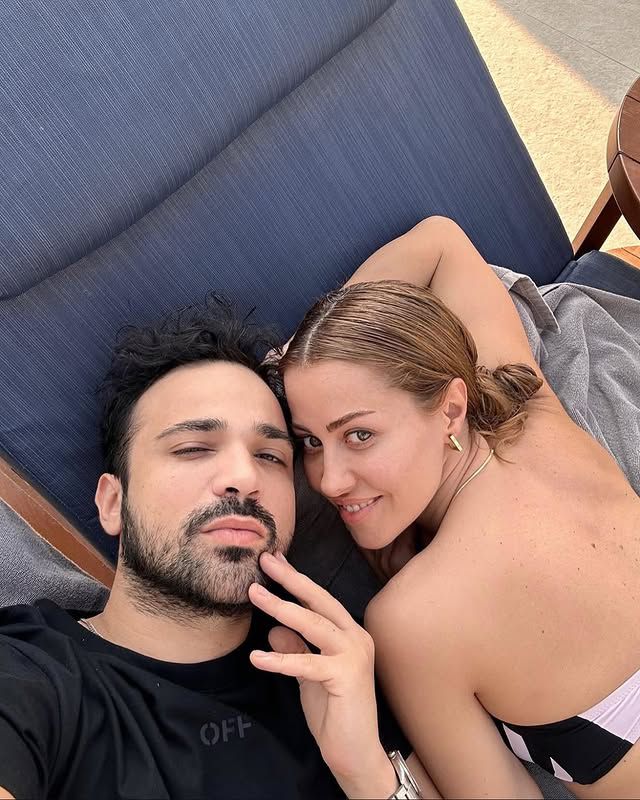 Ünlü Şarkıcı Derya Uluğ, 40. Yaşını Aşk Dolu Kutladı