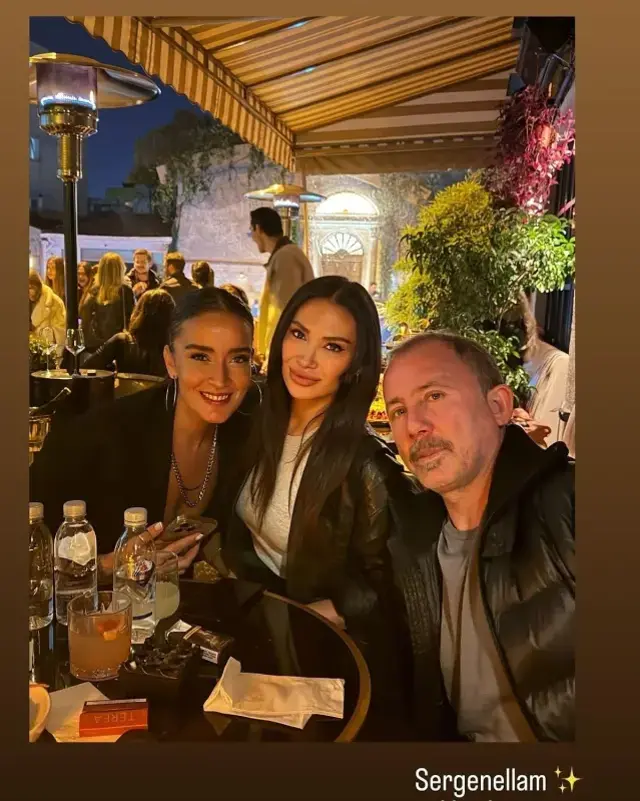 Kucak kucağa yolculuk yaptığı kadından bomba Sergen Yalçın paylaşımı