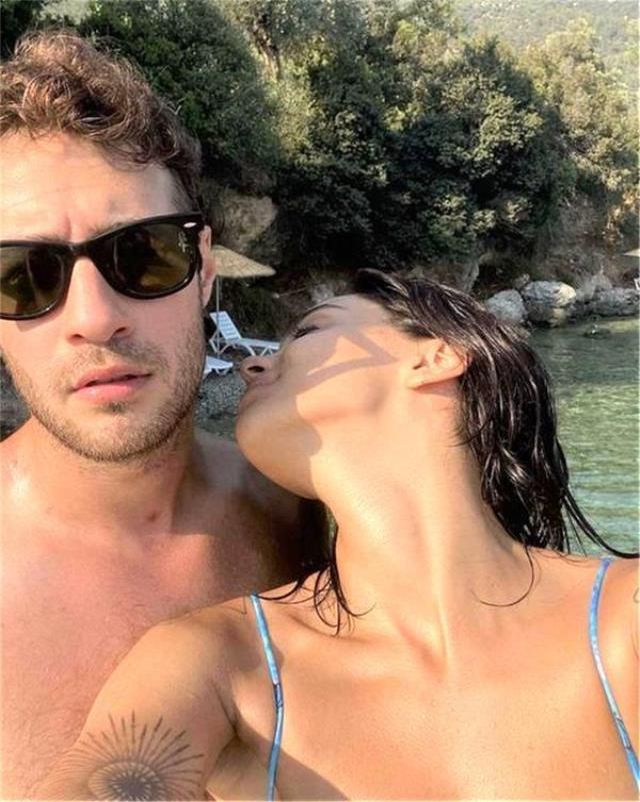 Oyuncu Ozan Dolunay'ın Sevgilisinden Havuz Başında Olay Pozlar