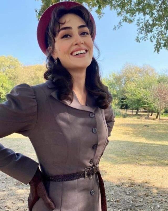 Esra Bilgiç kimdir? Esra Bilgiç kaç yaşında, nereli? Esra Bilgiç biyografisi! Esra Bilgiç oynadığı diziler?