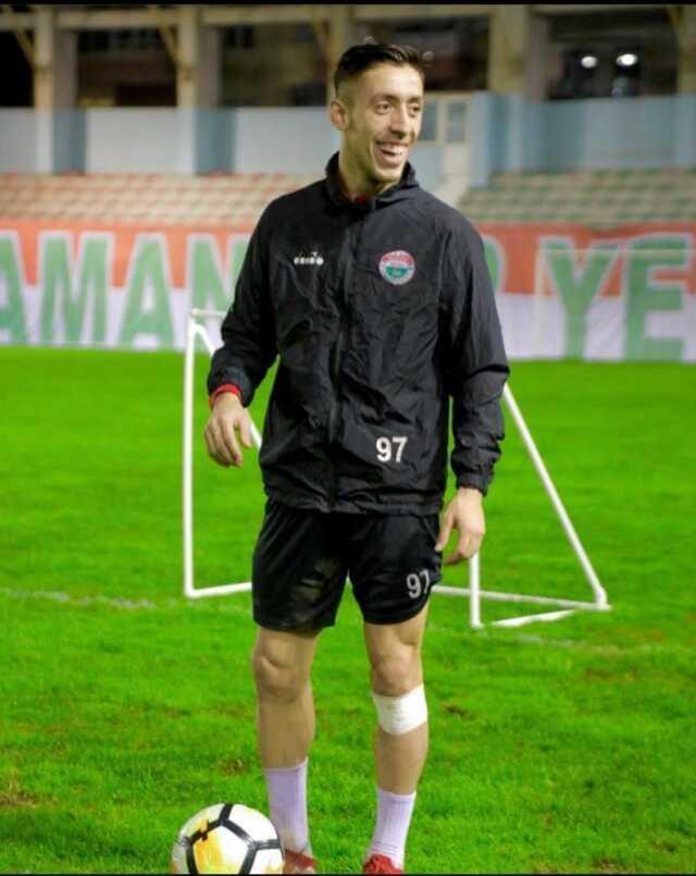 Maltepesporlu futbolcudan akılalmaz trafik uygulaması! Polisler evinden aldı