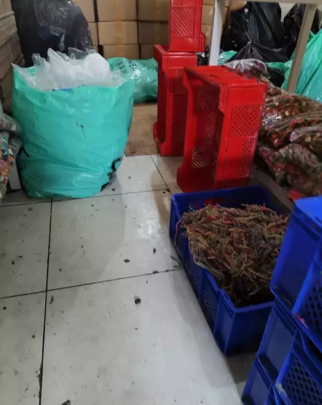 Çocukların sağlığını hiçe saydılar! 9 ton şekerleme altında ele geçirildi