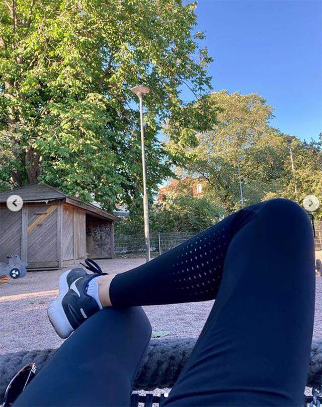 Finlandiya Başbakanı Sanna Marin'in bir oyun parkından paylaştığı fotoğraf takipçilerini ikiye böldü