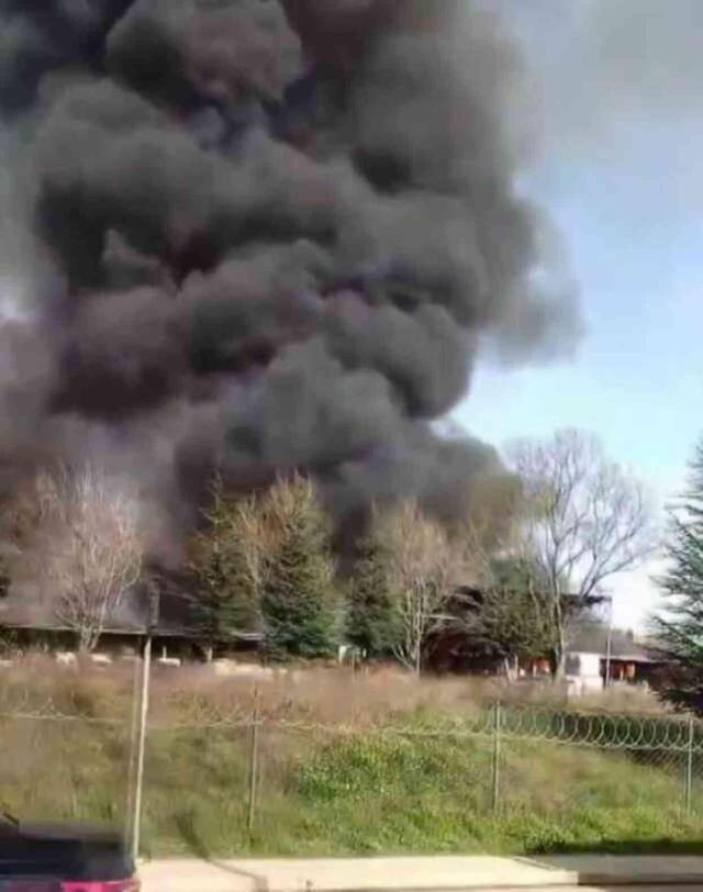 Tuzla'da dev fabrika alev alev yanıyor