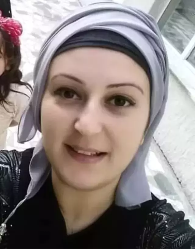 Son dakika: Eşi tarafından öldürülen kadın ve 3 yaşındaki çocuğu yan yana defnedildi