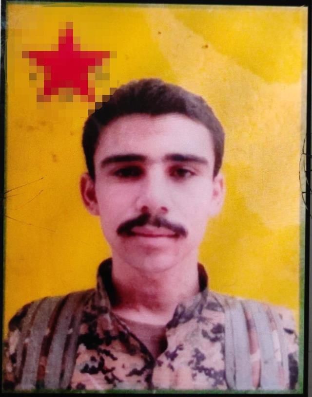 Taksim bombacısına yardım eden firari Bilal Hassan'ın YPG sembolü önünde fotoğrafı ortaya çıktı