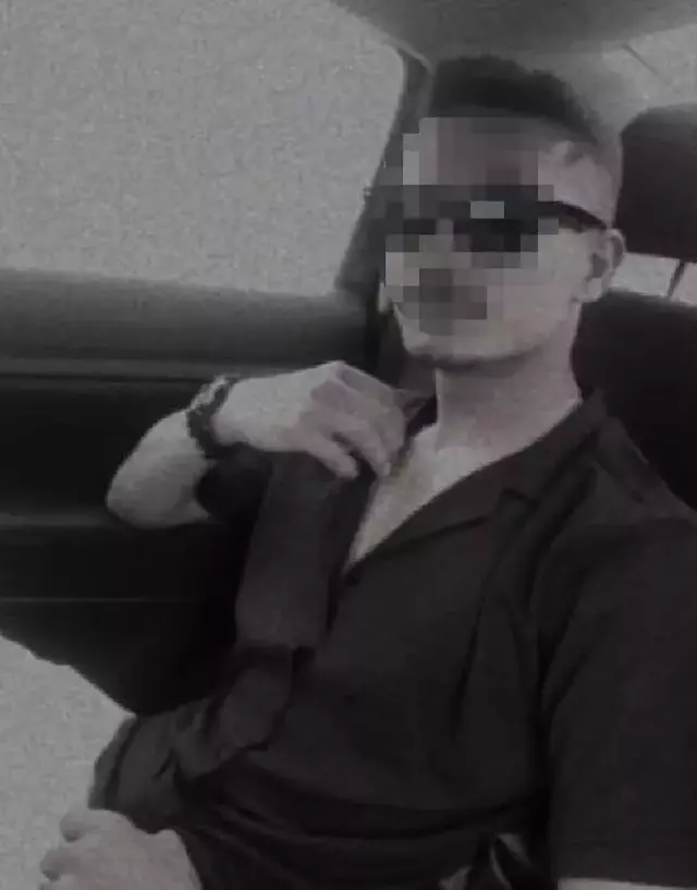 Kamyonetiyle yolunu değiştirerek, yerde yatan köpeği ezdi